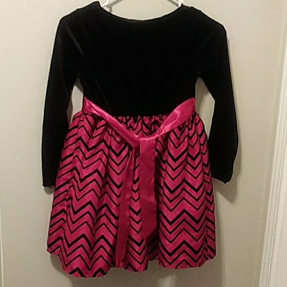 Dress - Picture 2 of 4